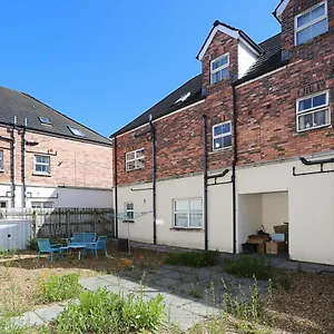 3bed/2bath Duplex - Pure Bliss Belfast