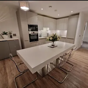 Modern Apartment, Sleeps 6, Centre Belfast