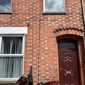 Pass The Keys Spacious Queens Uni Beside Cafes And Restaurants Belfast